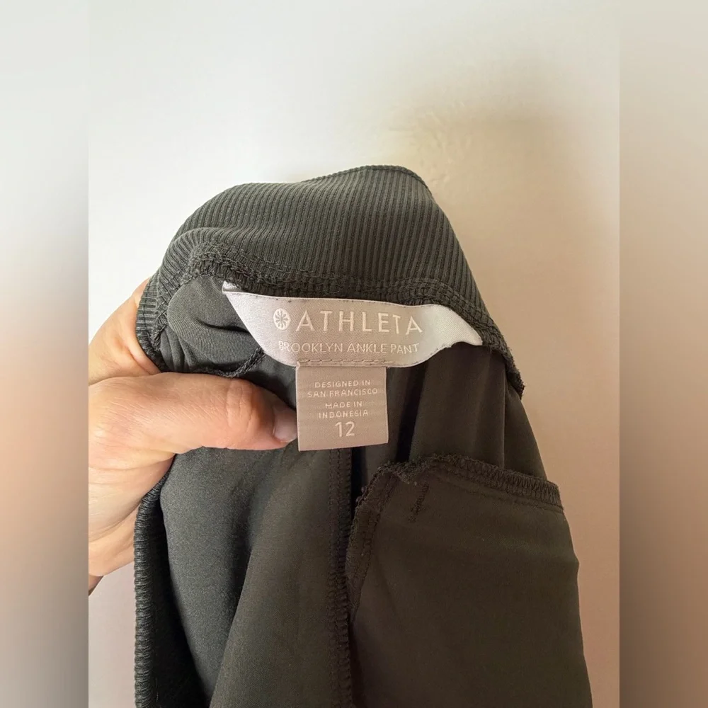 Athleta Sz 12 Brooklin Ankle Pants Mountain Green Travel Outdoor Minimal - Picture 5 of 6